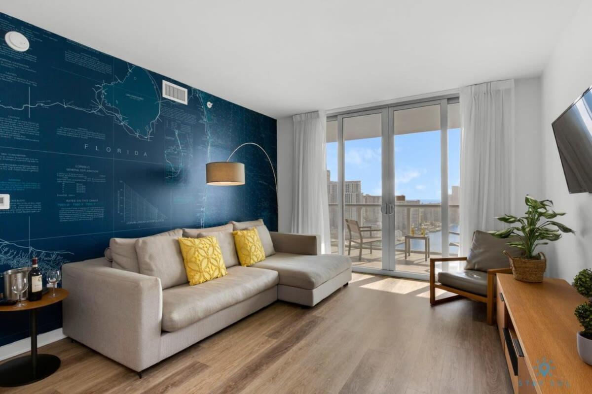 הלנדל ביץ' Infinite View With Balcony,Pool Plus Near Beach מראה חיצוני תמונה