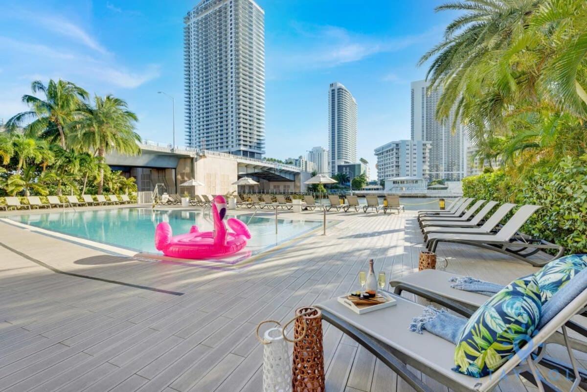 הלנדל ביץ' Infinite View With Balcony,Pool Plus Near Beach מראה חיצוני תמונה