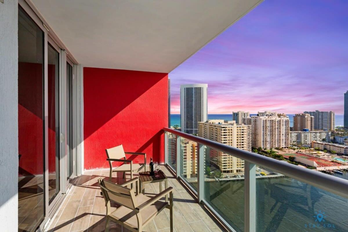 הלנדל ביץ' Infinite View With Balcony,Pool Plus Near Beach מראה חיצוני תמונה