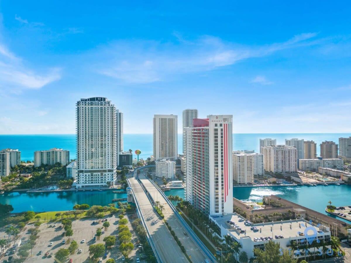 הלנדל ביץ' Infinite View With Balcony,Pool Plus Near Beach מראה חיצוני תמונה
